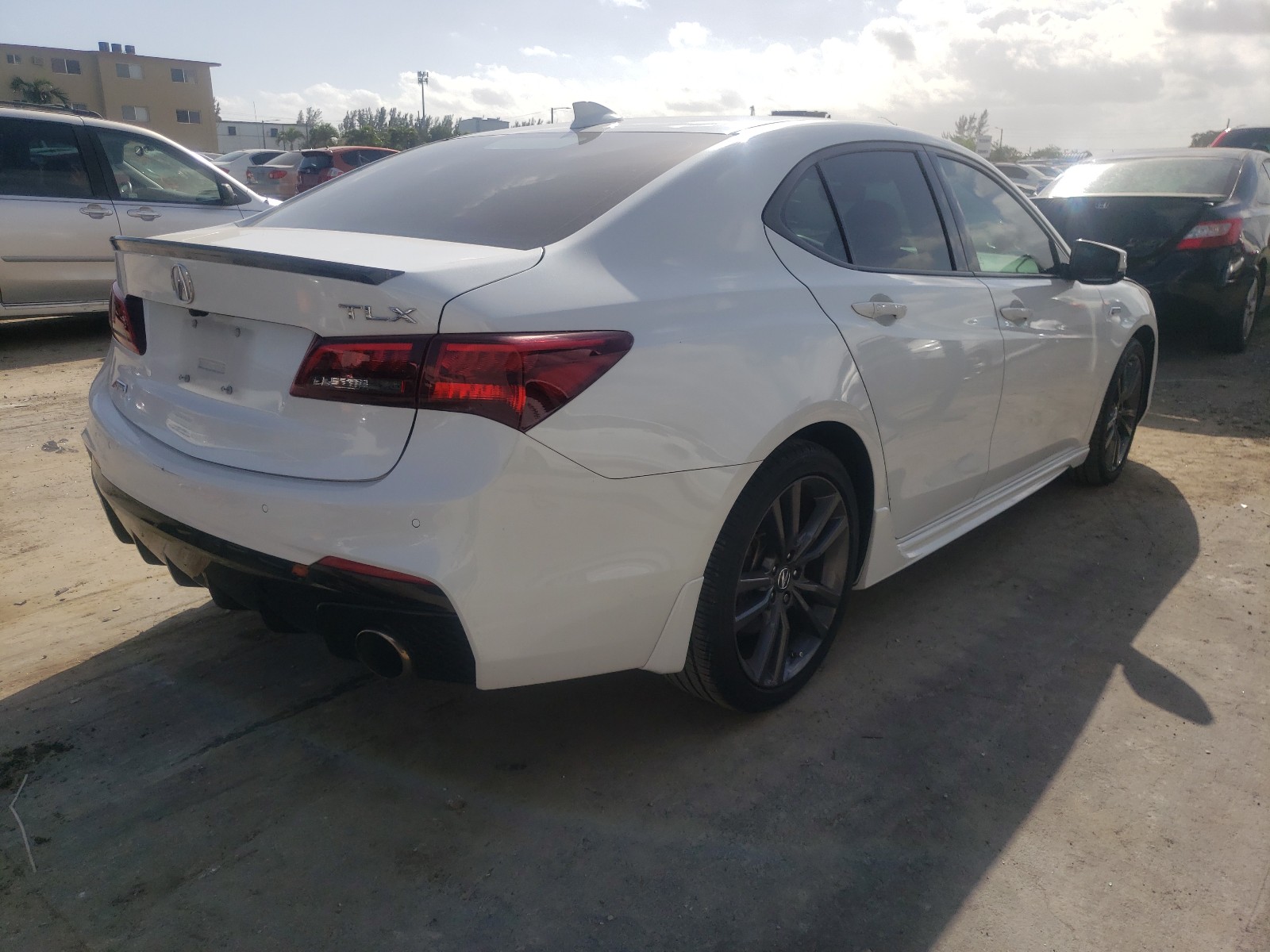 19UUB2F67KA005259  acura  2019 IMG 3