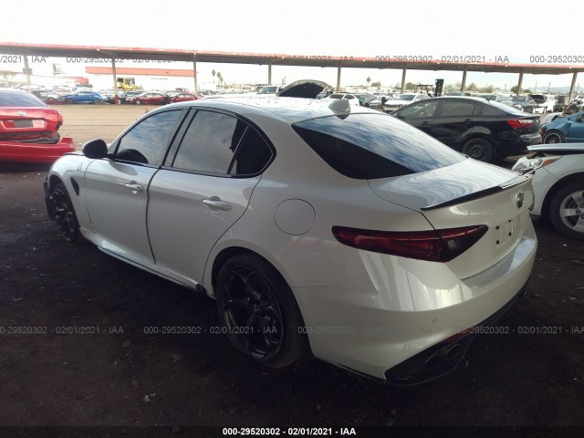 ZARFAEAVXH7560437  alfa romeo giulia 2017 IMG 2