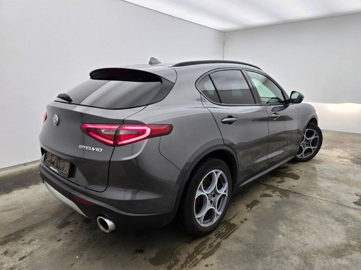 ZARFAGBU9J7C13188  alfa romeo stelvio 2018 IMG 1