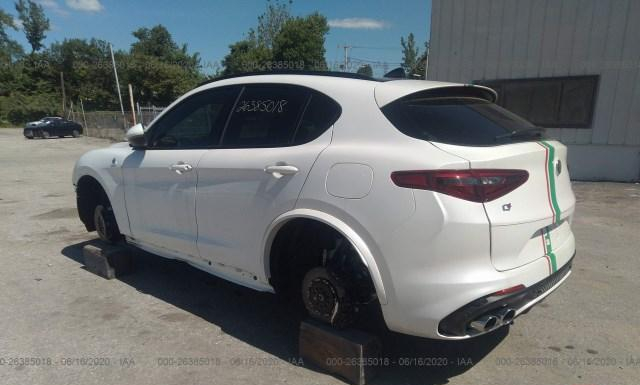 ZASFAKEV7J7C32036  alfa romeo stelvio 2018 IMG 2