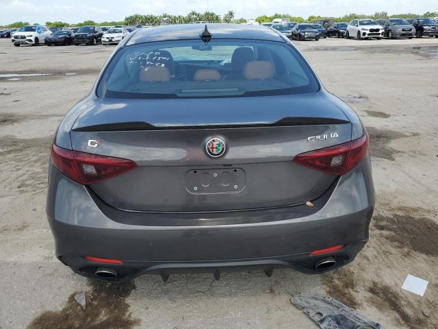 ZARFAEDN3H7541501  alfa-romeo giulia 2017 IMG 5