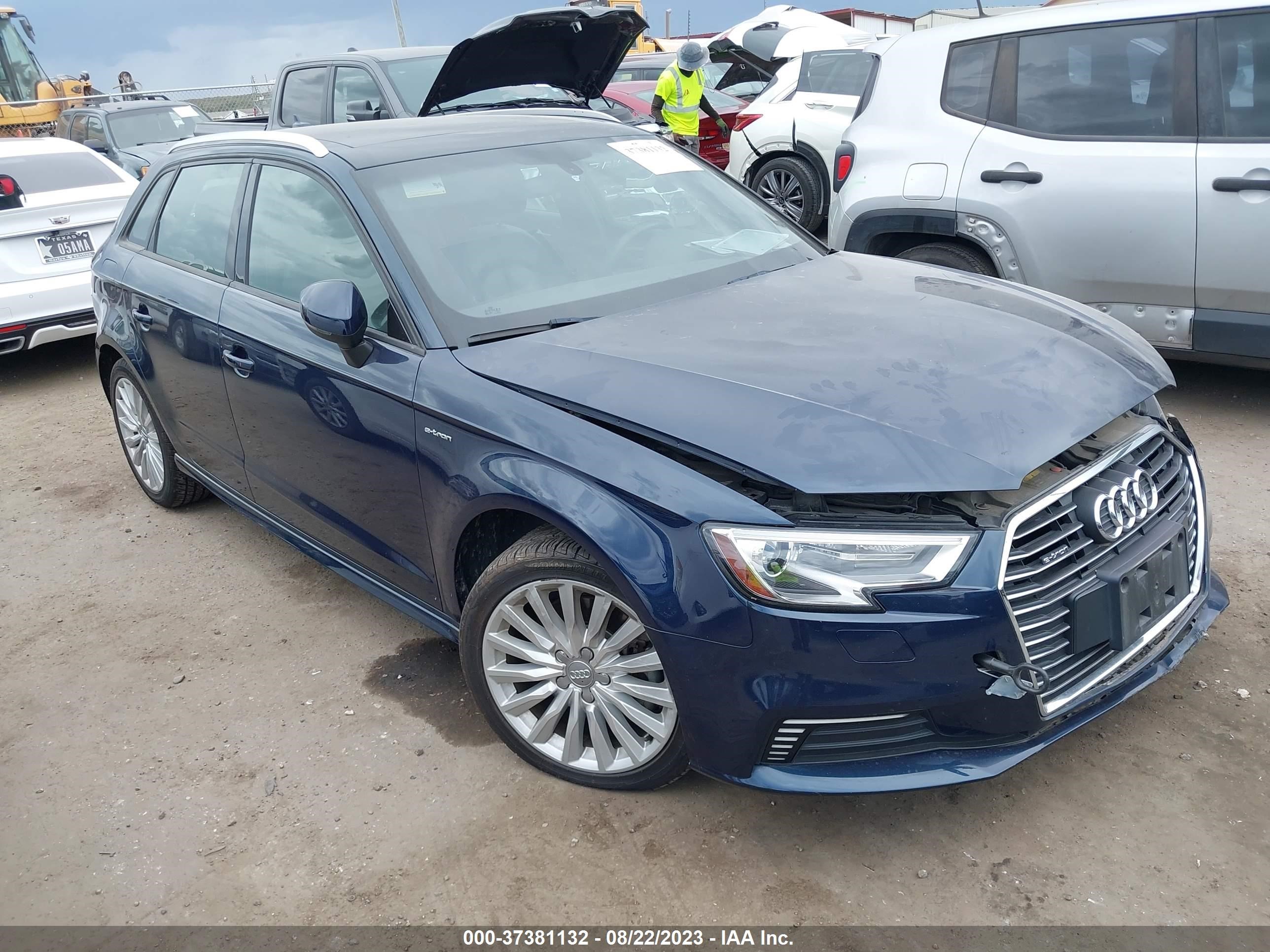 WAUUPBFF5JA059039  audi a3 2018 IMG 0