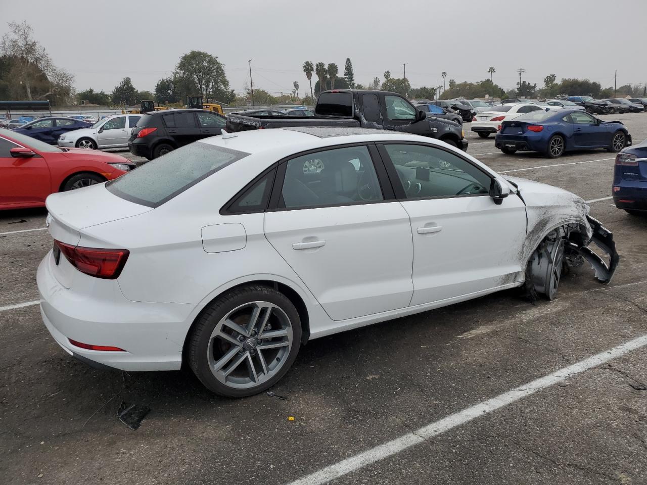 WAUAUGFF8J1092397  audi a3 2018 IMG 2