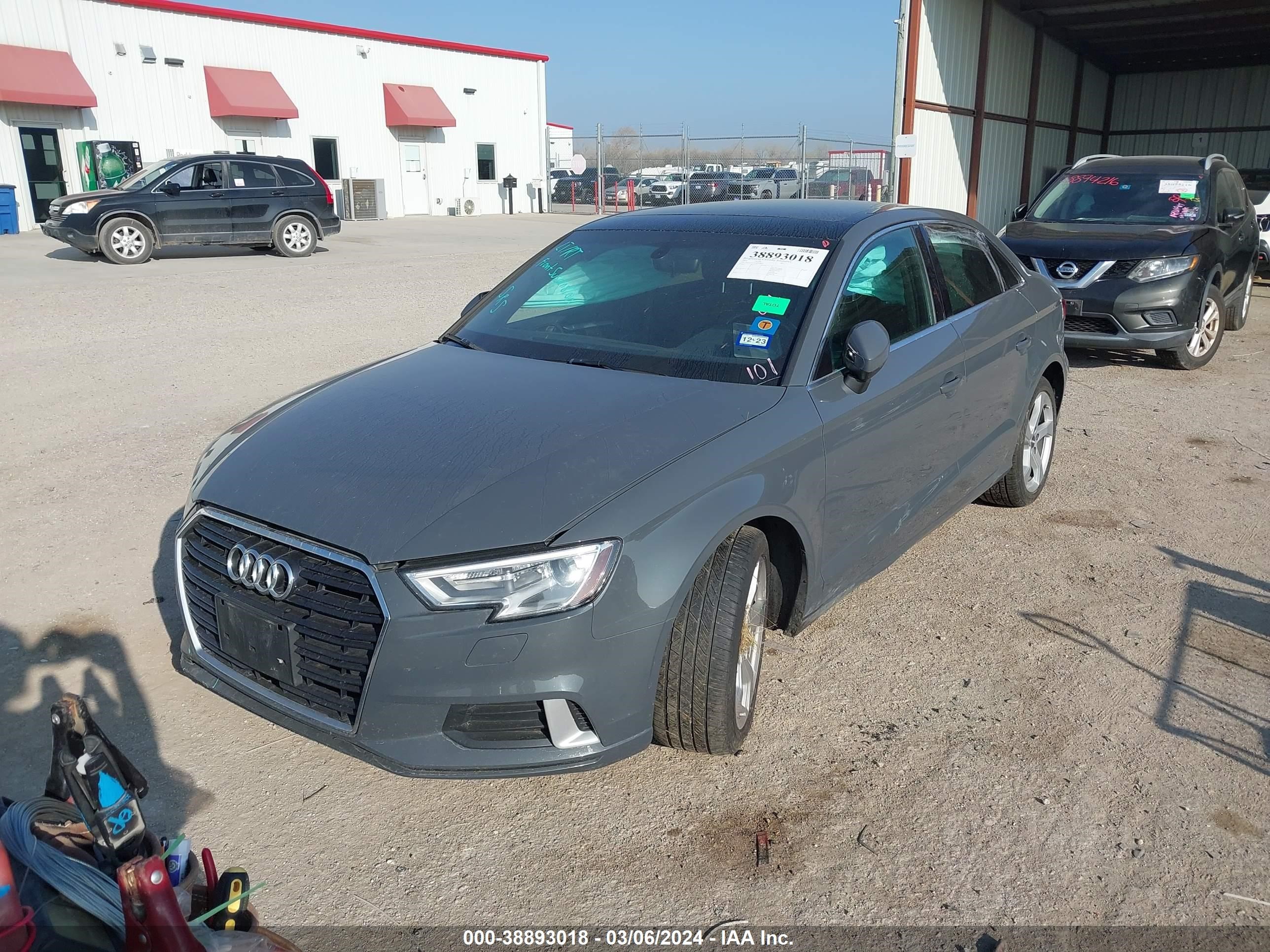 WAUAUGFF2KA098455  audi a3 2019 IMG 1