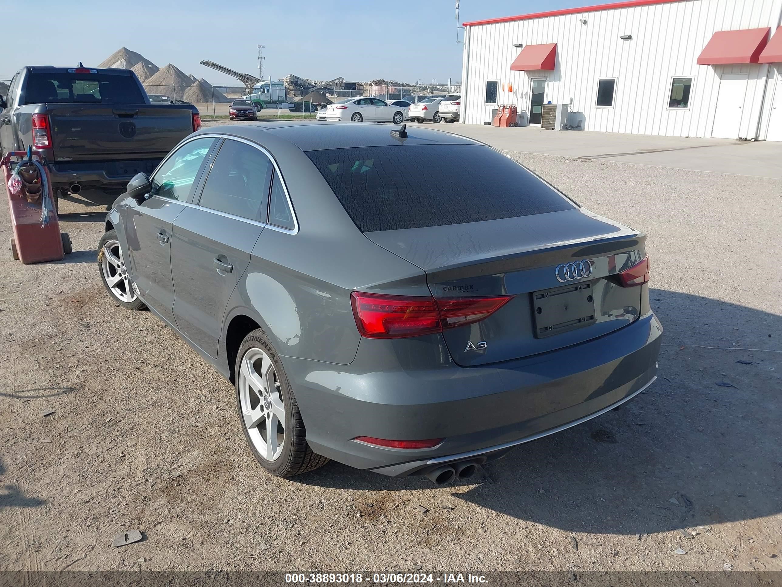 WAUAUGFF2KA098455  audi a3 2019 IMG 2