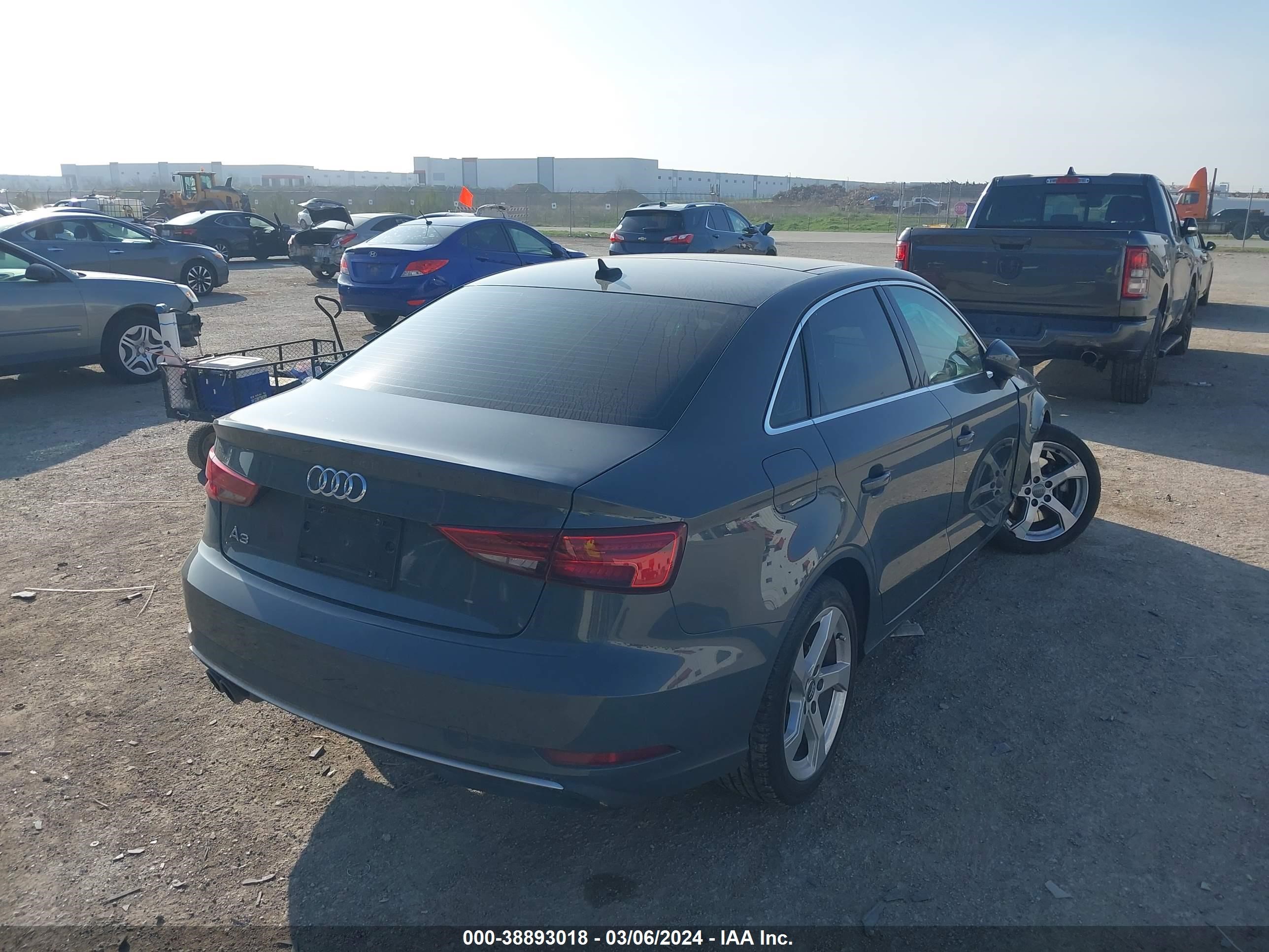 WAUAUGFF2KA098455  audi a3 2019 IMG 3