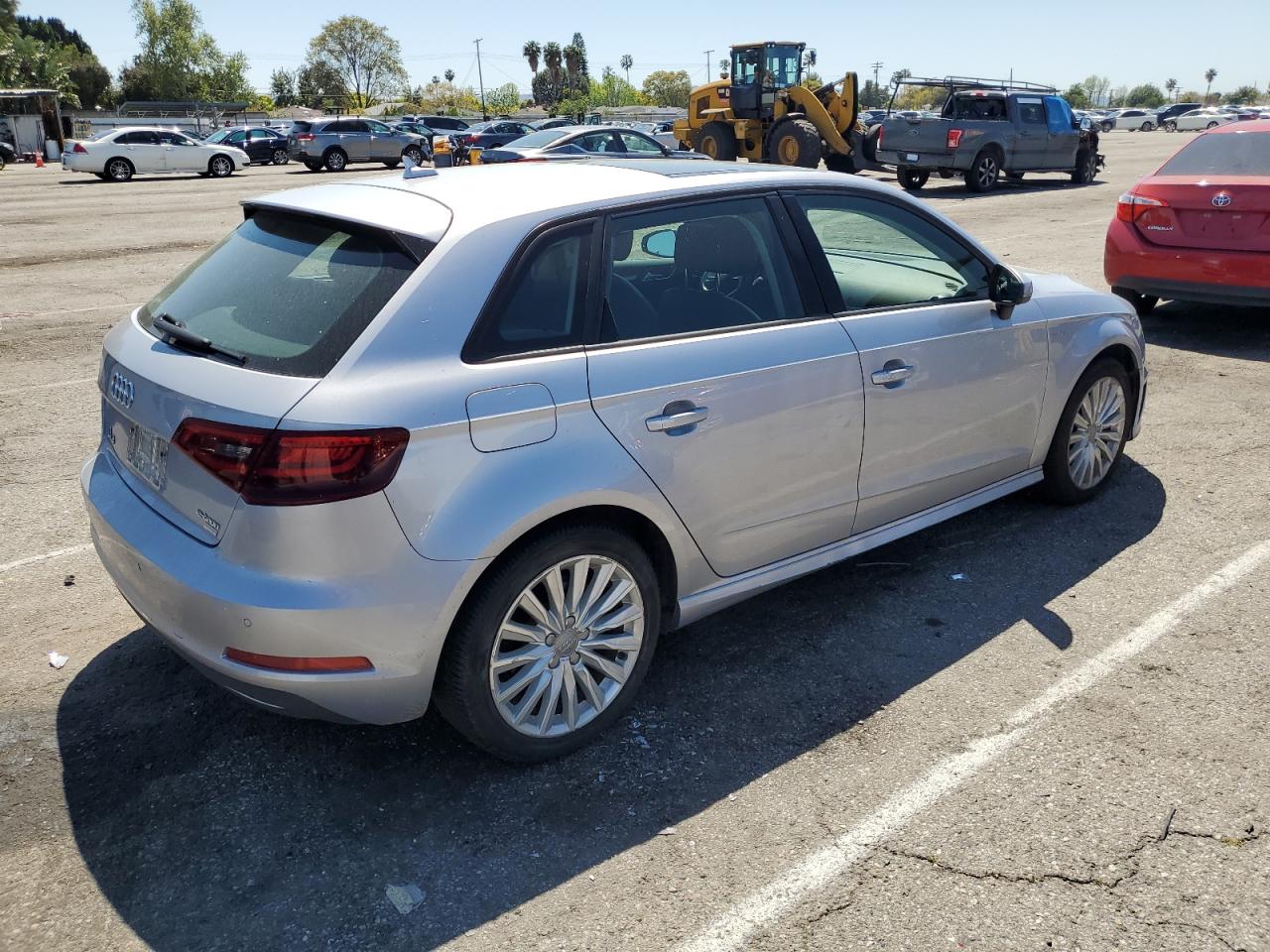 WAUUPBFF8GA028067  audi a3 e-tron 2015 IMG 2