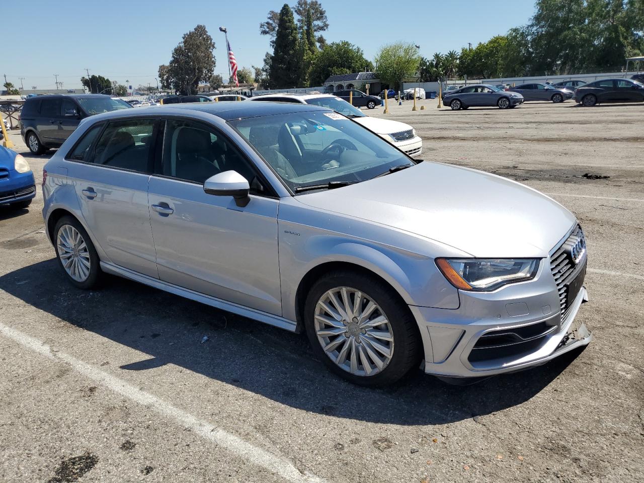 WAUUPBFF8GA028067  audi a3 e-tron 2015 IMG 3