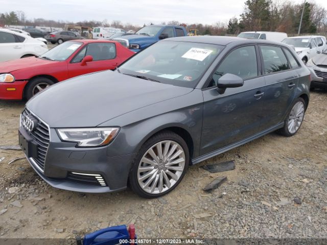 WAUUPBFF7HA068108  audi a3 e-tron 2017 IMG 1