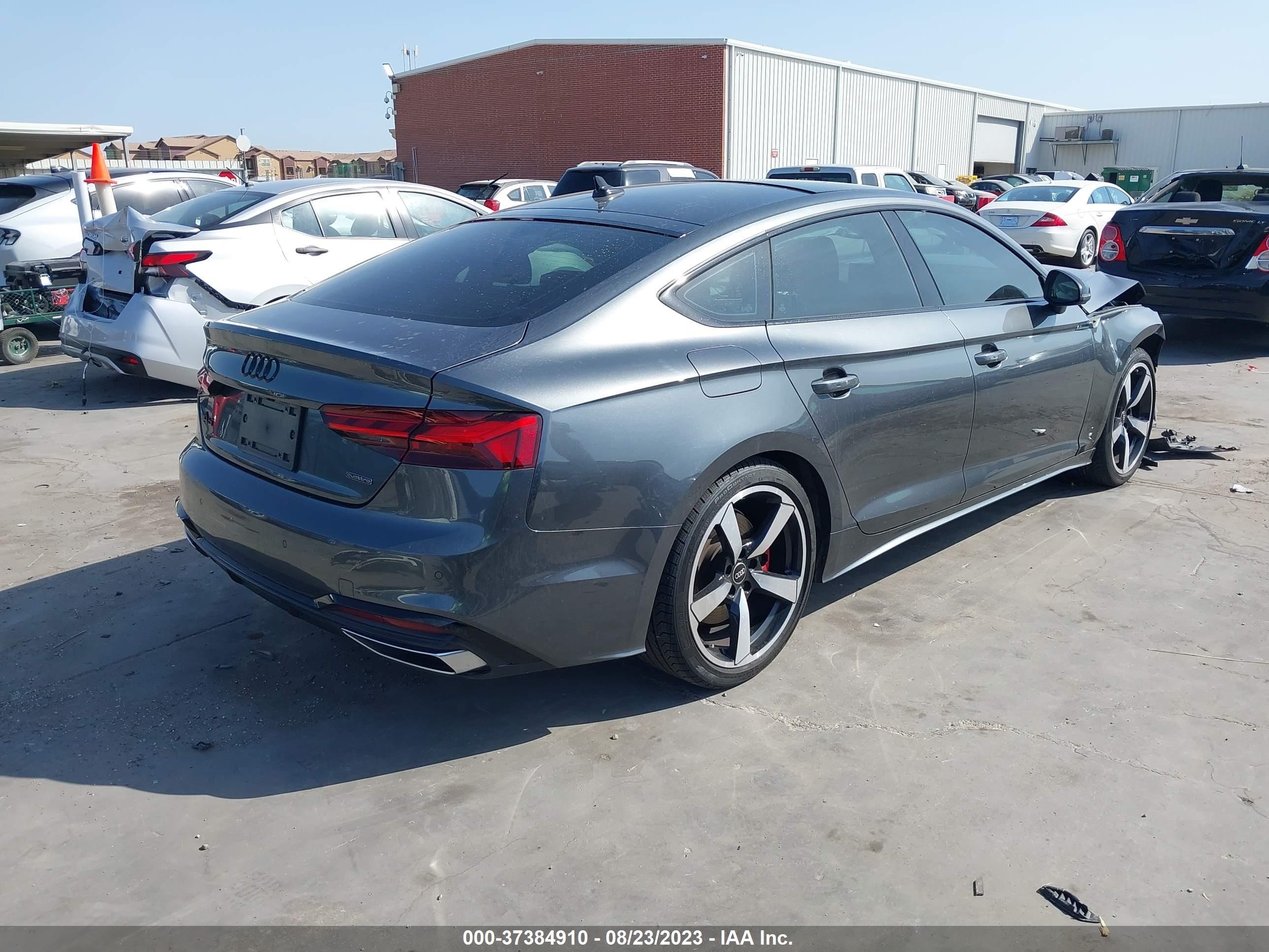 WAUFACF56NA037094  audi a5 2022 IMG 3