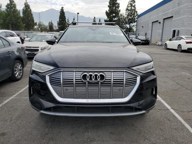 WA1LAAGE1KB011639  audi e-tron 2019 IMG 4