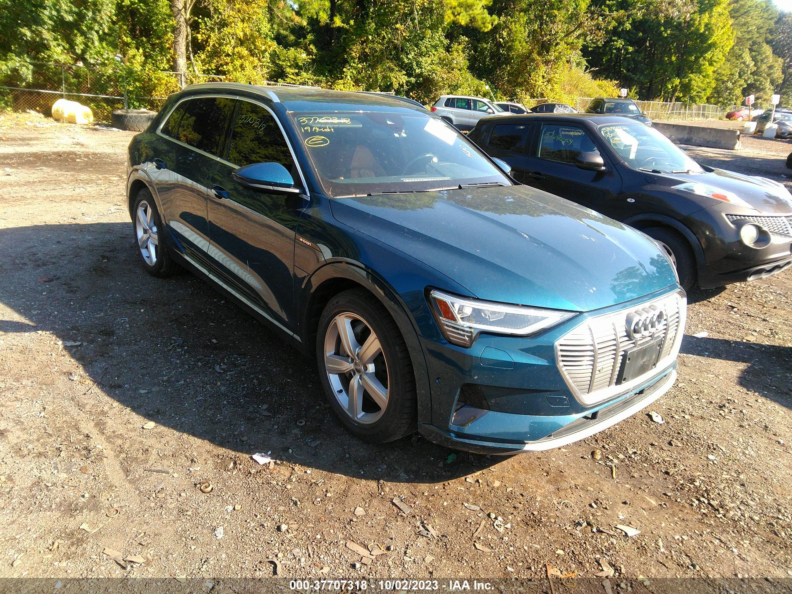 WA1LAAGE8KB020550  audi e-tron 2019 IMG 0