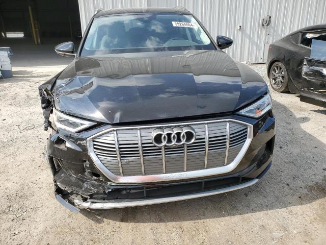 WA1LAAGE9KB013901  audi e-tron 2019 IMG 4