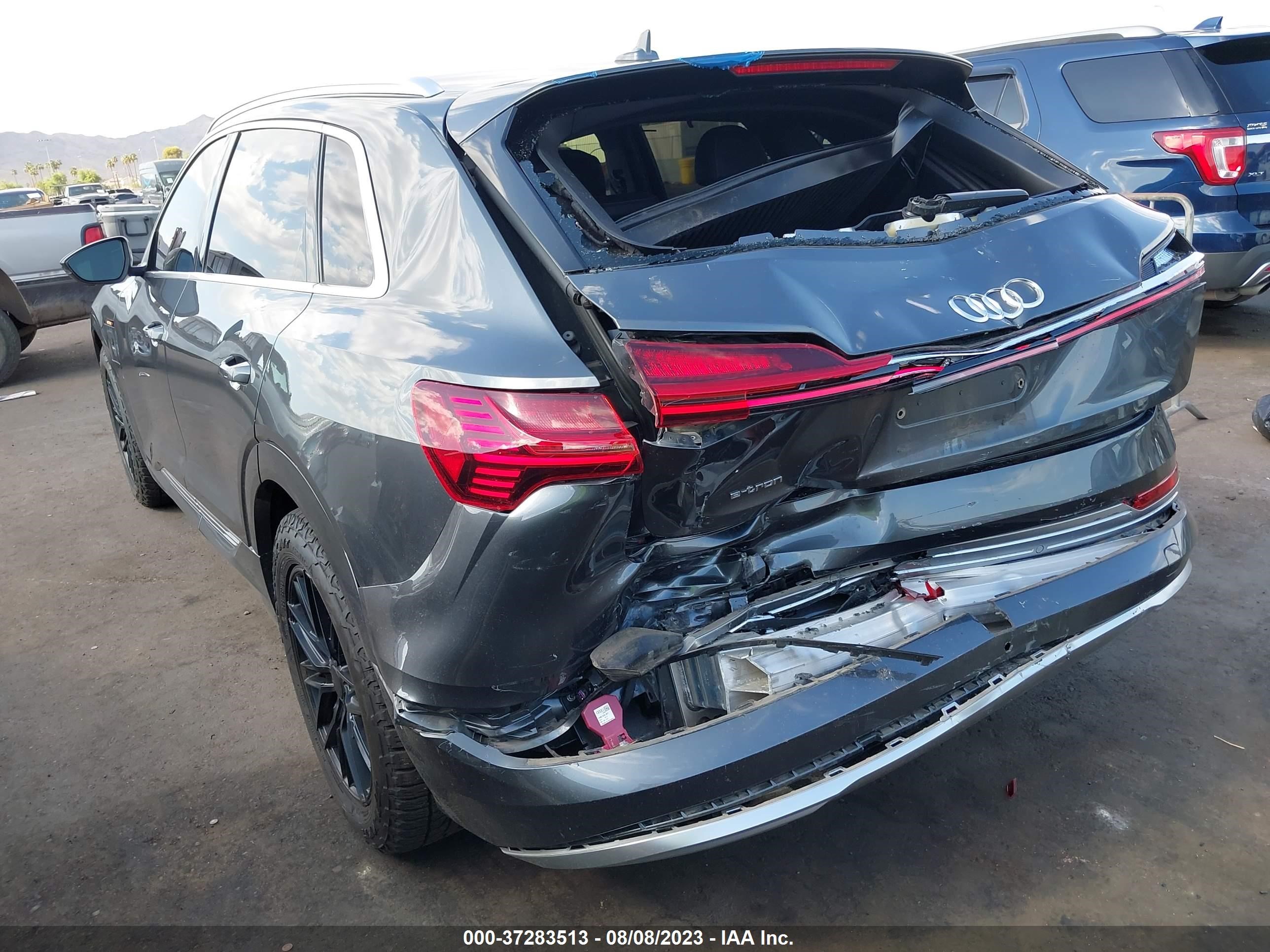 WA1VAAGE3KB006855  audi e-tron 2019 IMG 5