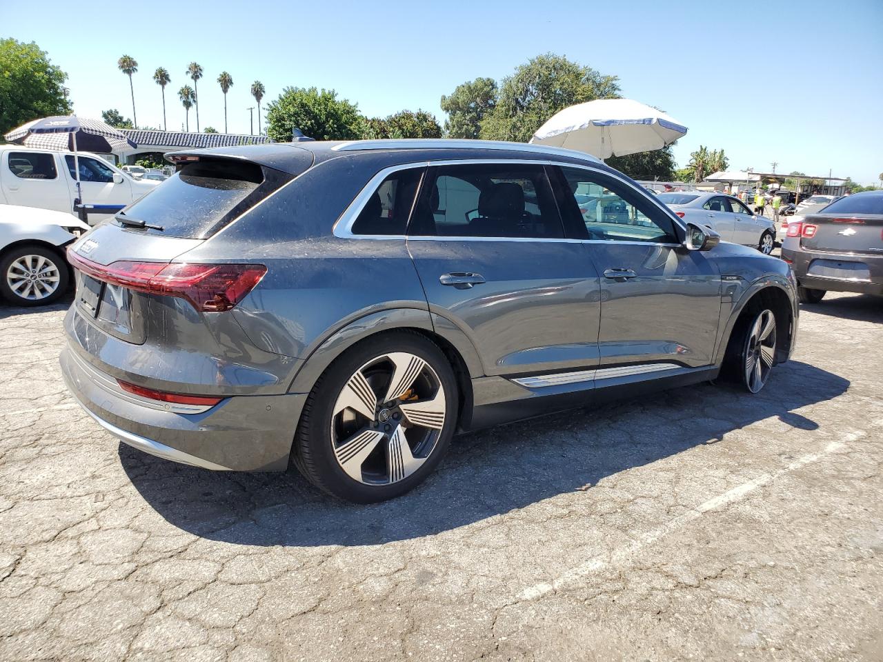 WA1VAAGE8KB007872  audi e-tron 2019 IMG 2