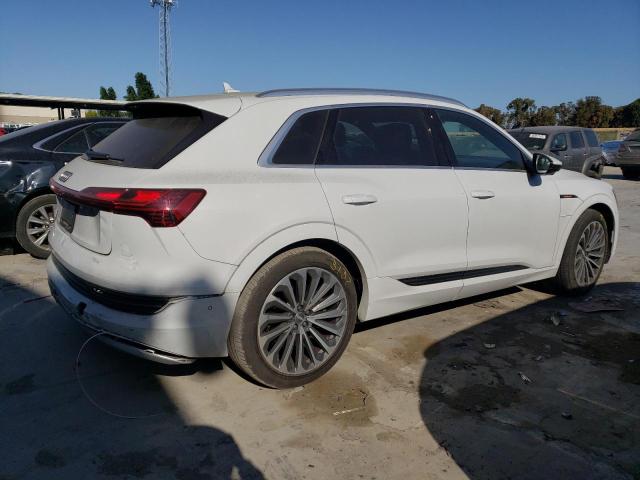 WA1VABGE9KB010799  audi e-tron pre 2019 IMG 2