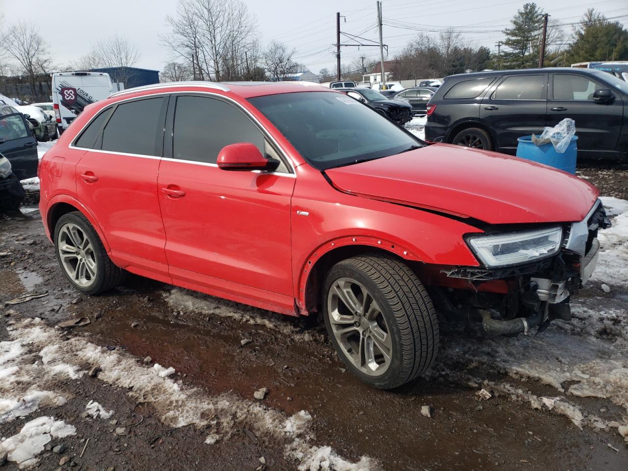 WA1GFCFSXGR014477  audi q3 2016 IMG 3