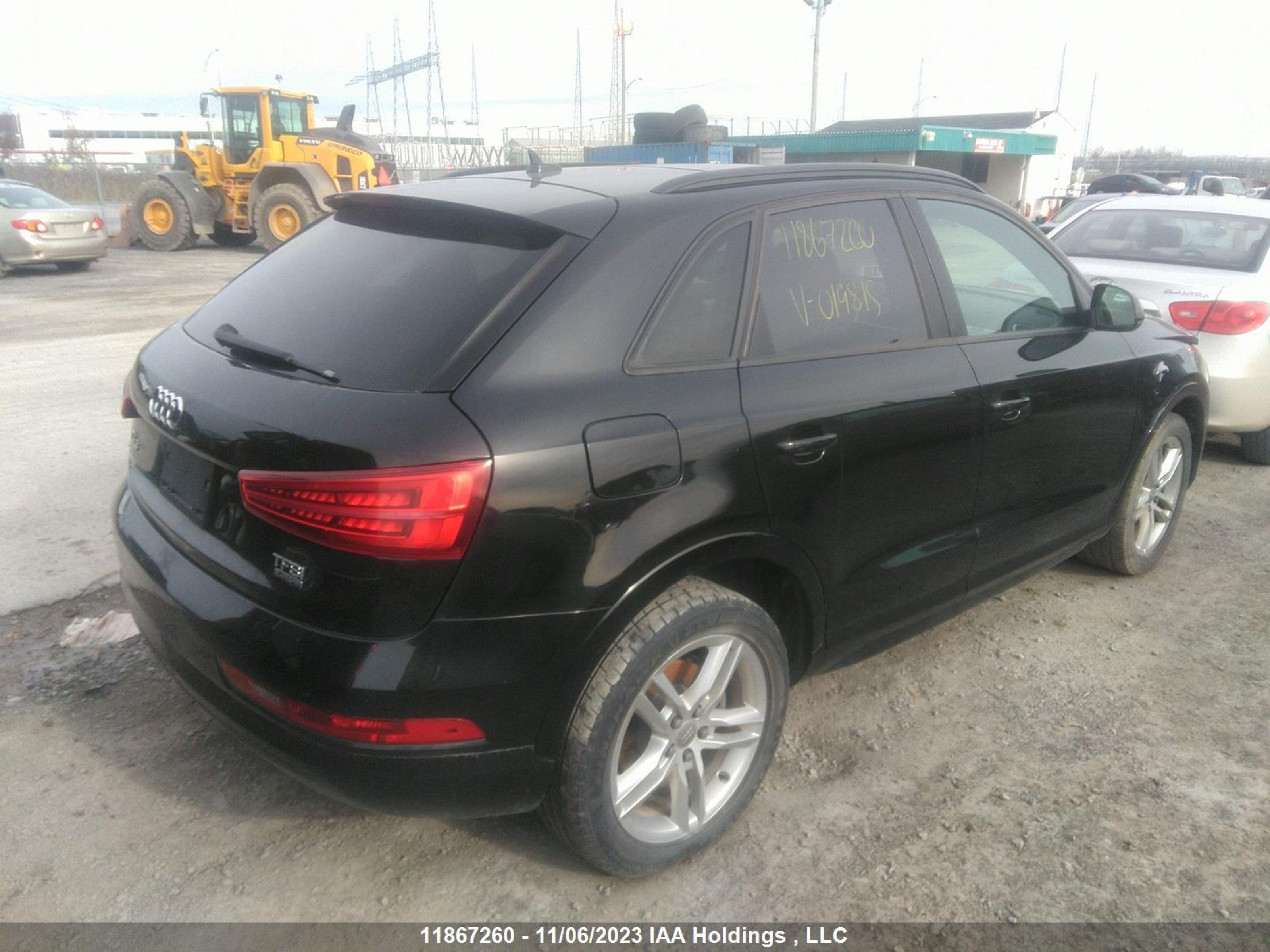 WA1EFCFS8GR019815  audi q3 2016 IMG 3