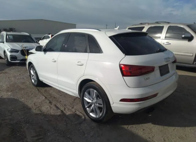 WA1HCCFS0HR003292  audi q3 2017 IMG 2