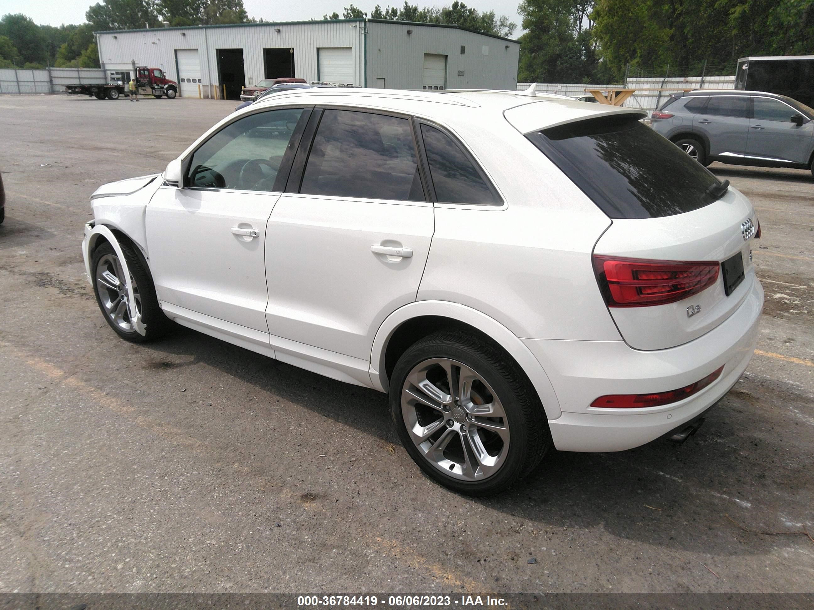 WA1JCCFS8HR016857  audi q3 2017 IMG 2