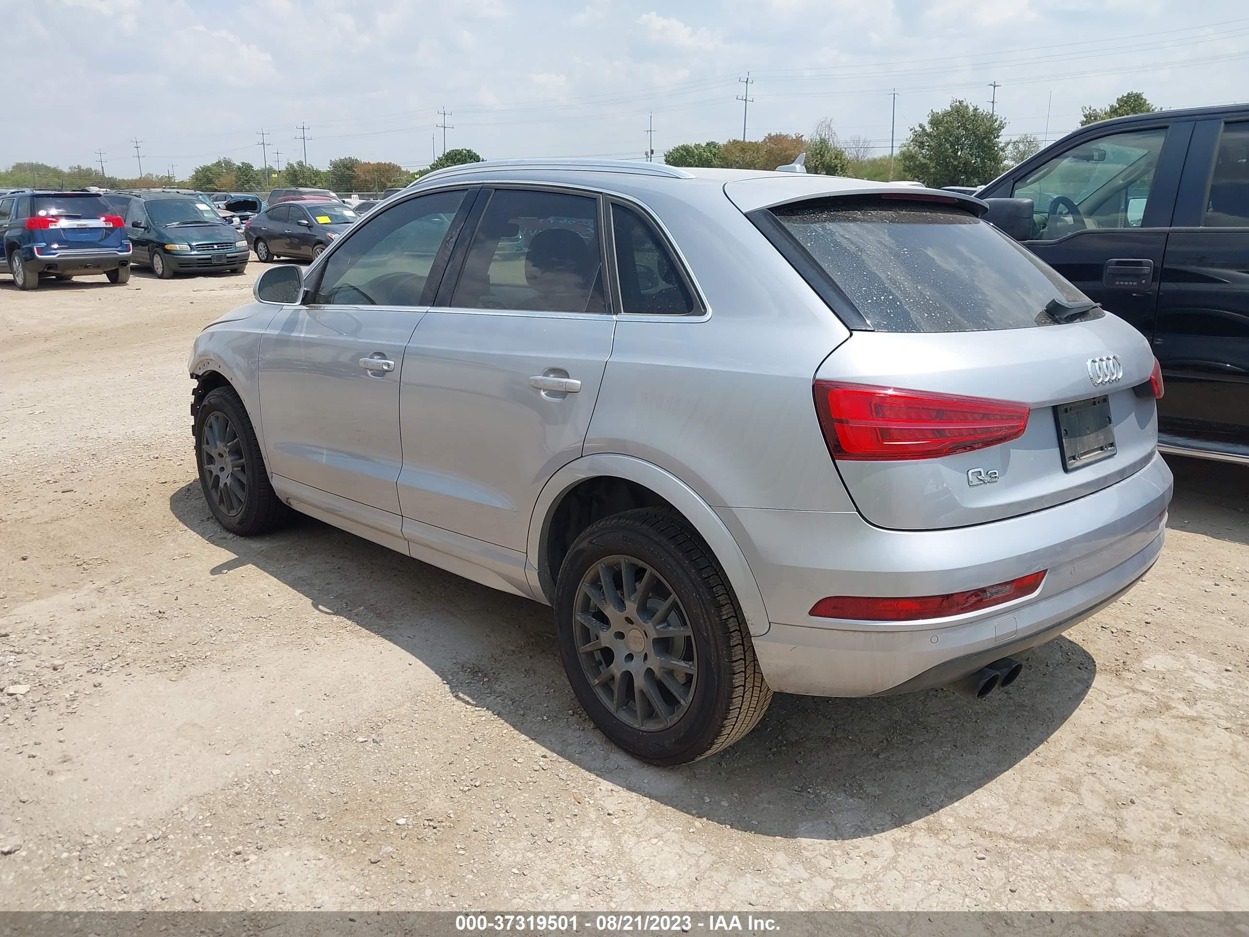 WA1HCCFS3JR008573  audi q3 2018 IMG 2