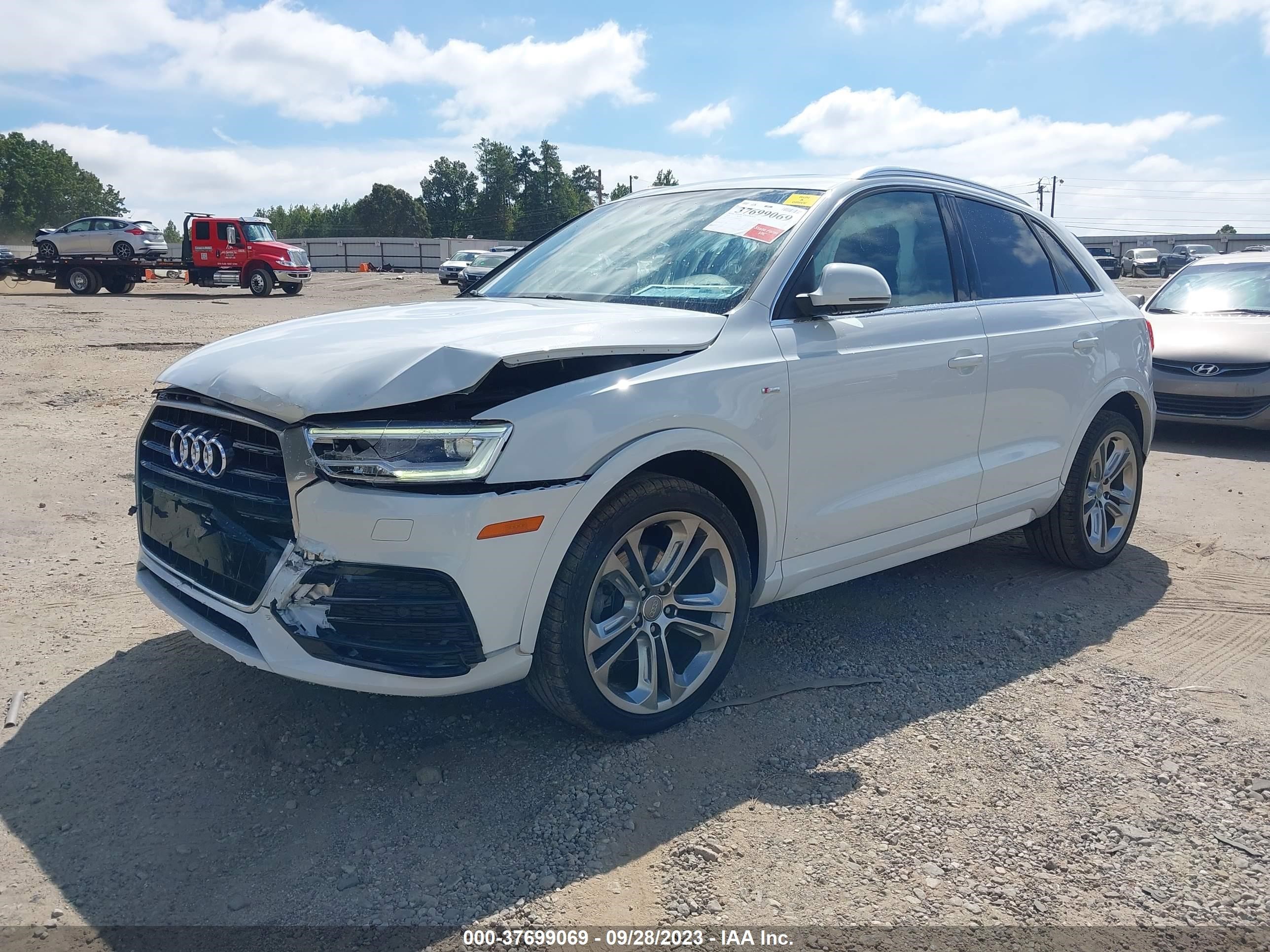 WA1HCCFS9JR028195  audi q3 2018 IMG 1