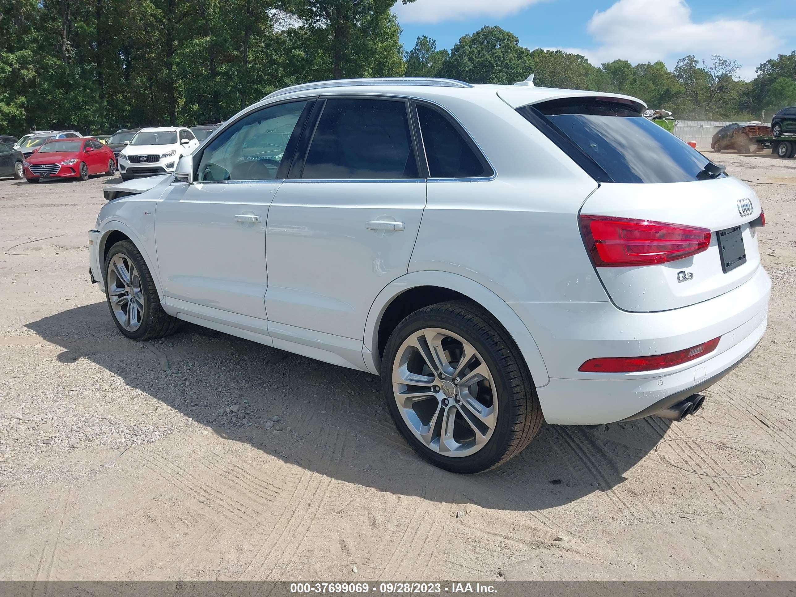 WA1HCCFS9JR028195  audi q3 2018 IMG 2