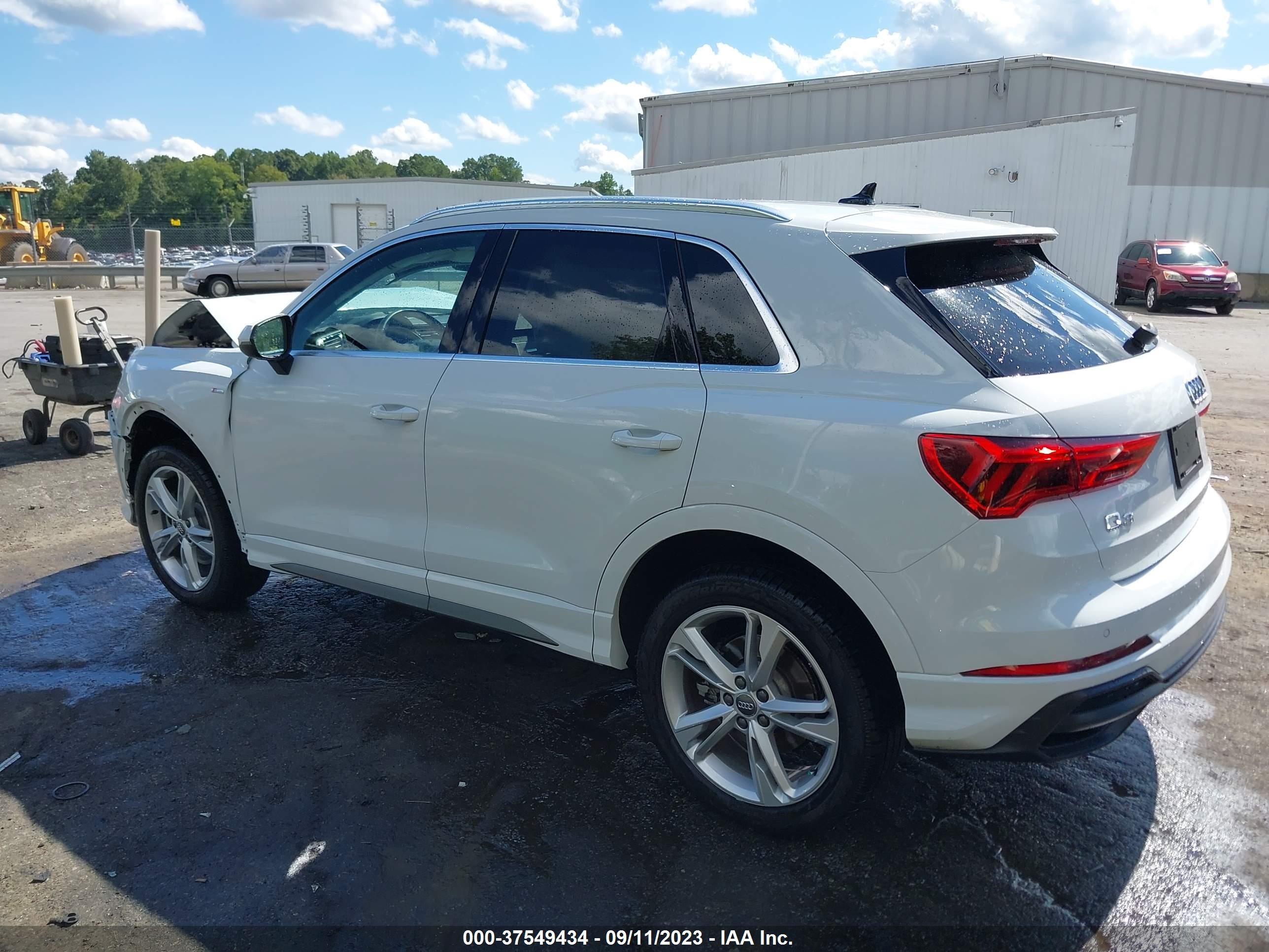 WA1EECF37K1064523  audi q3 2019 IMG 2