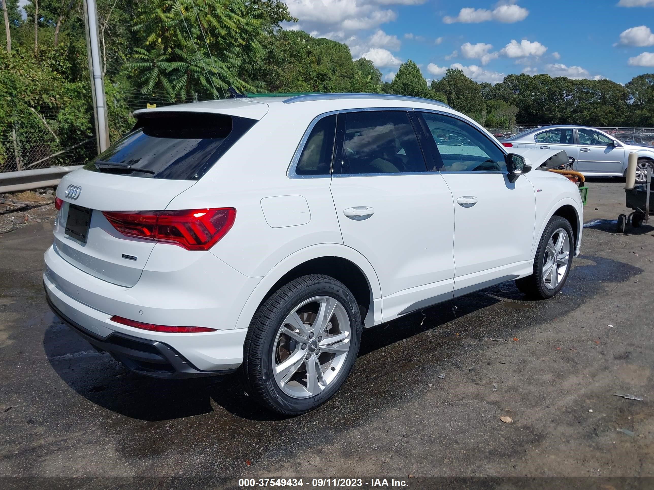 WA1EECF37K1064523  audi q3 2019 IMG 3