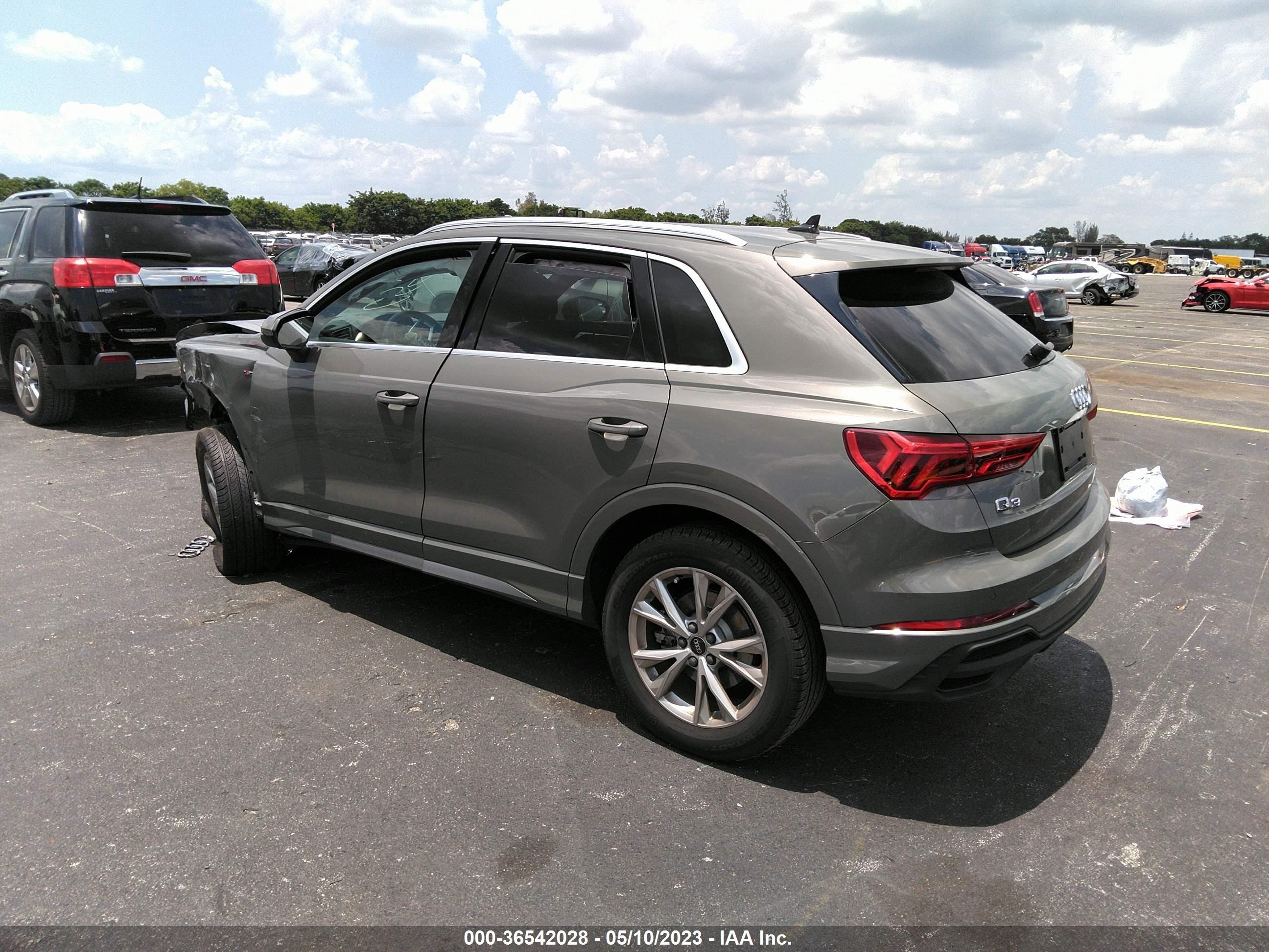 WA1EECF38P1016584  audi q3 2023 IMG 2