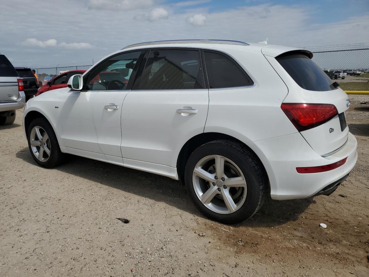 WA1M2AFP1HA030873  audi q5 2016 IMG 1