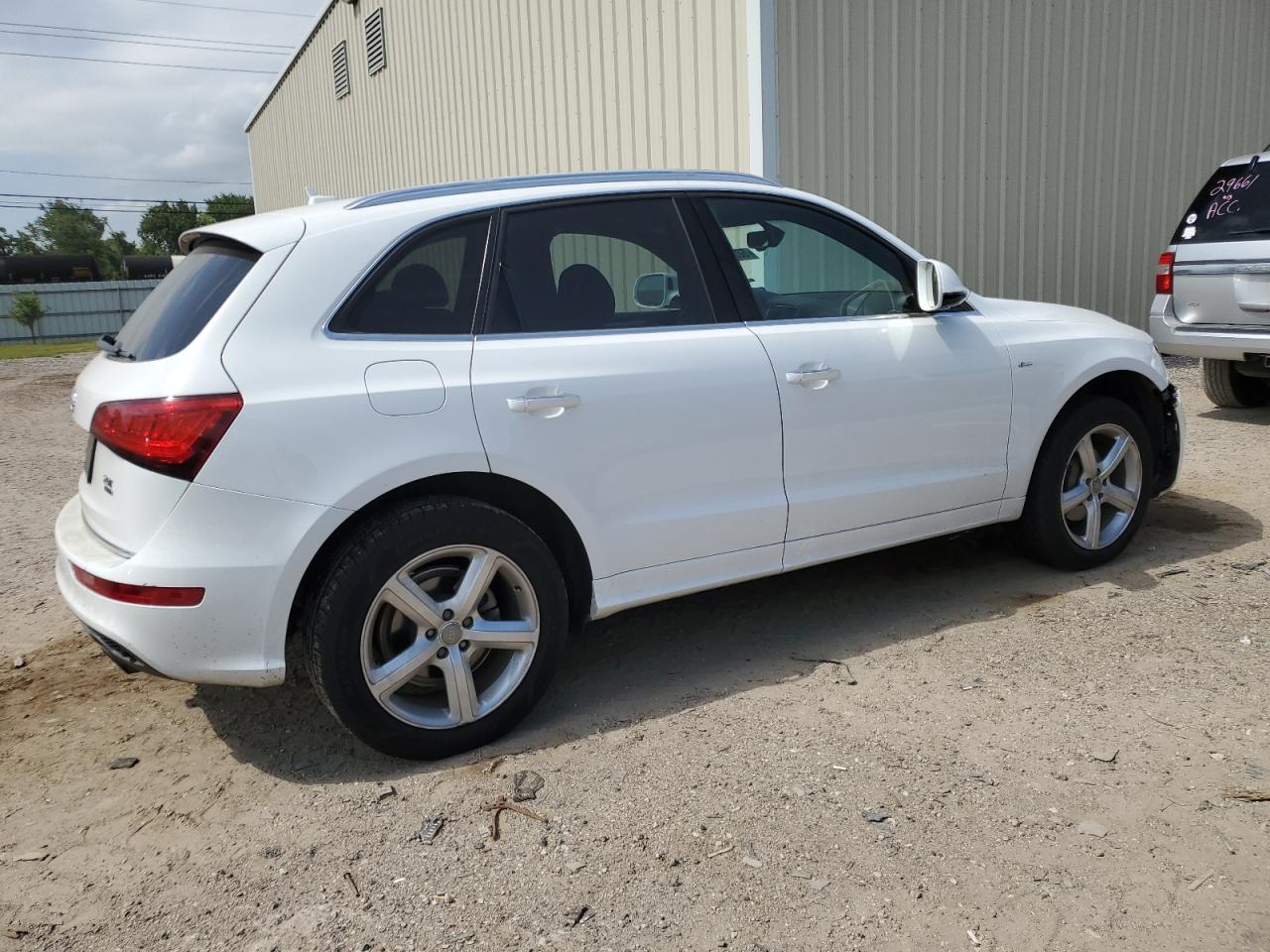 WA1M2AFP1HA030873  audi q5 2016 IMG 2