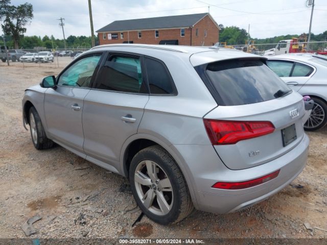 WA1ANAFY0J2060398  audi q5 2017 IMG 2