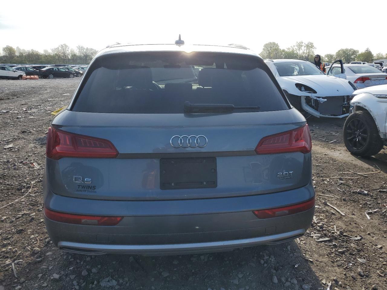 WA1ANAFY7J2016608  audi q5 2017 IMG 5