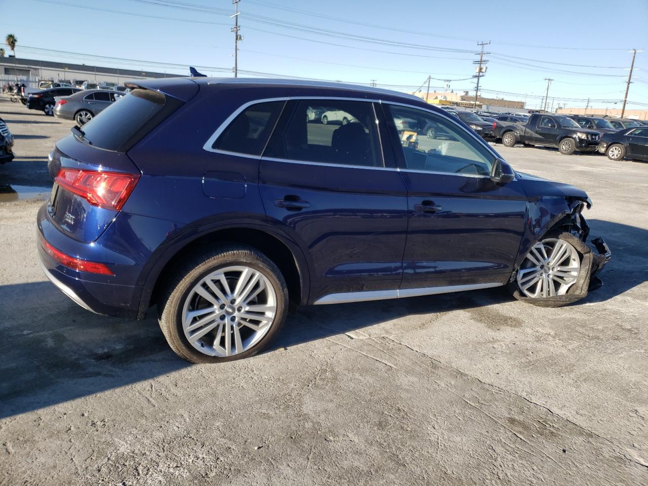 WA1BNAFY0J2025817  audi q5 2017 IMG 2