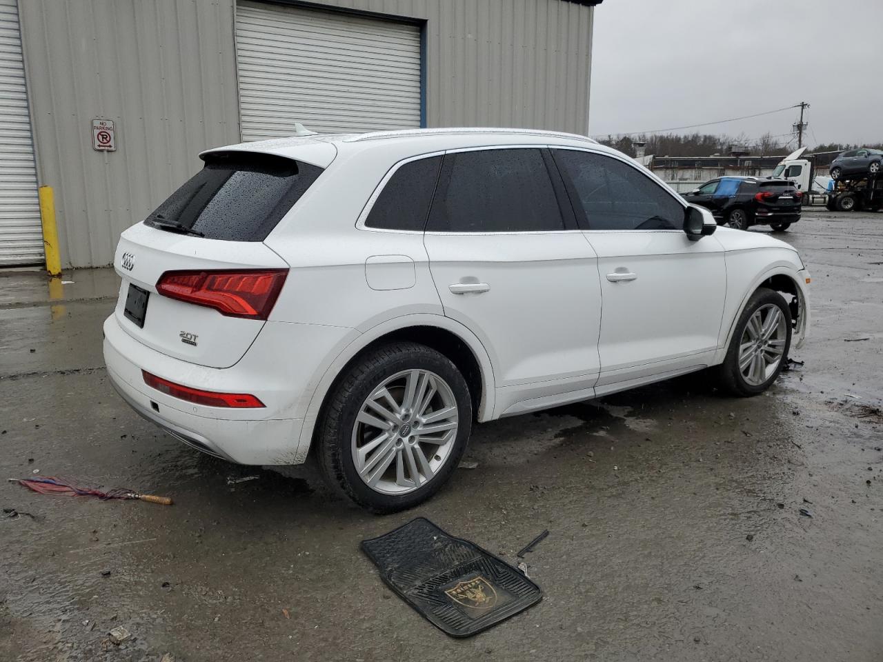 WA1BNAFY7J2107320  audi q5 2018 IMG 2