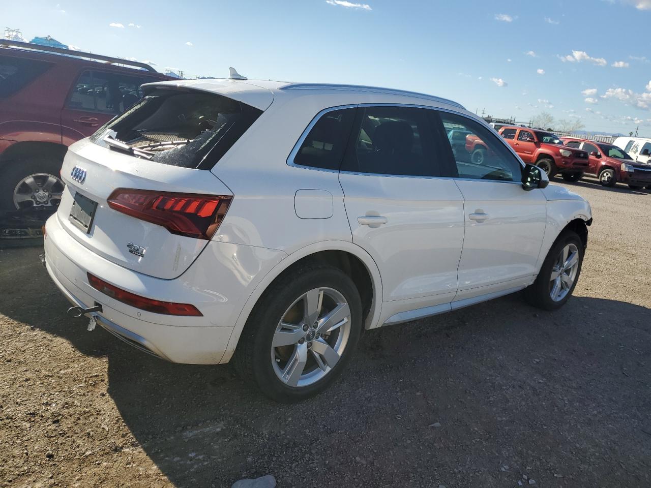 WA1BNBFY4J2067168  audi q5 2018 IMG 2