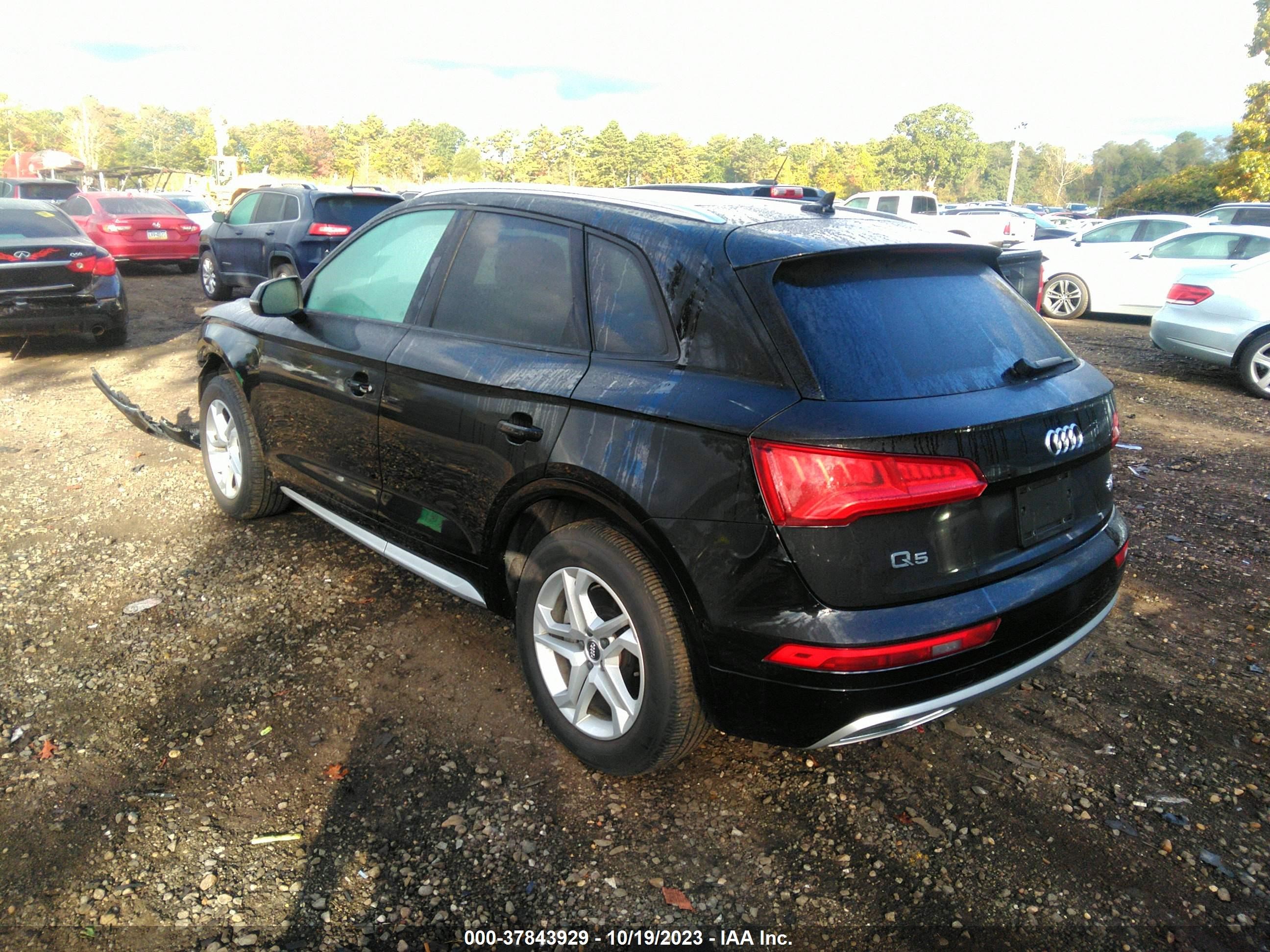 WA1ANAFY8J2032090  audi q5 2018 IMG 2