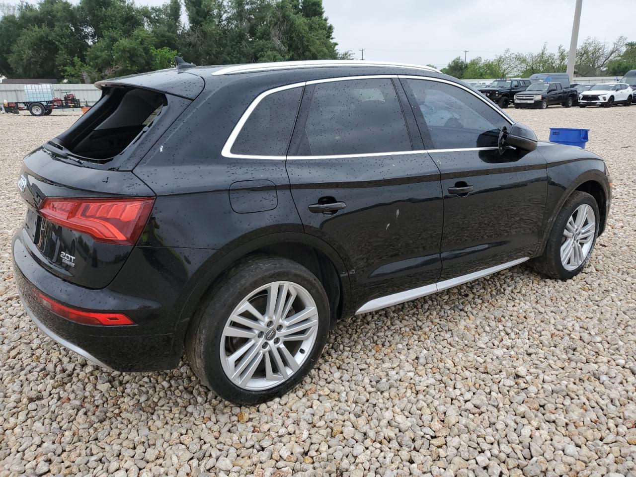 WA1BNAFY0J2158755  audi q5 2018 IMG 2