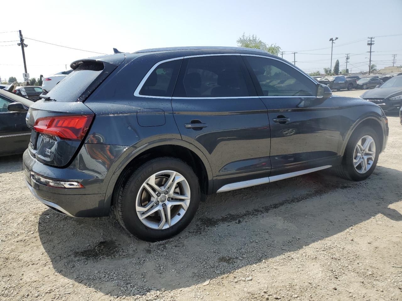 WA1BNAFY5J2146259  audi q5 2018 IMG 2