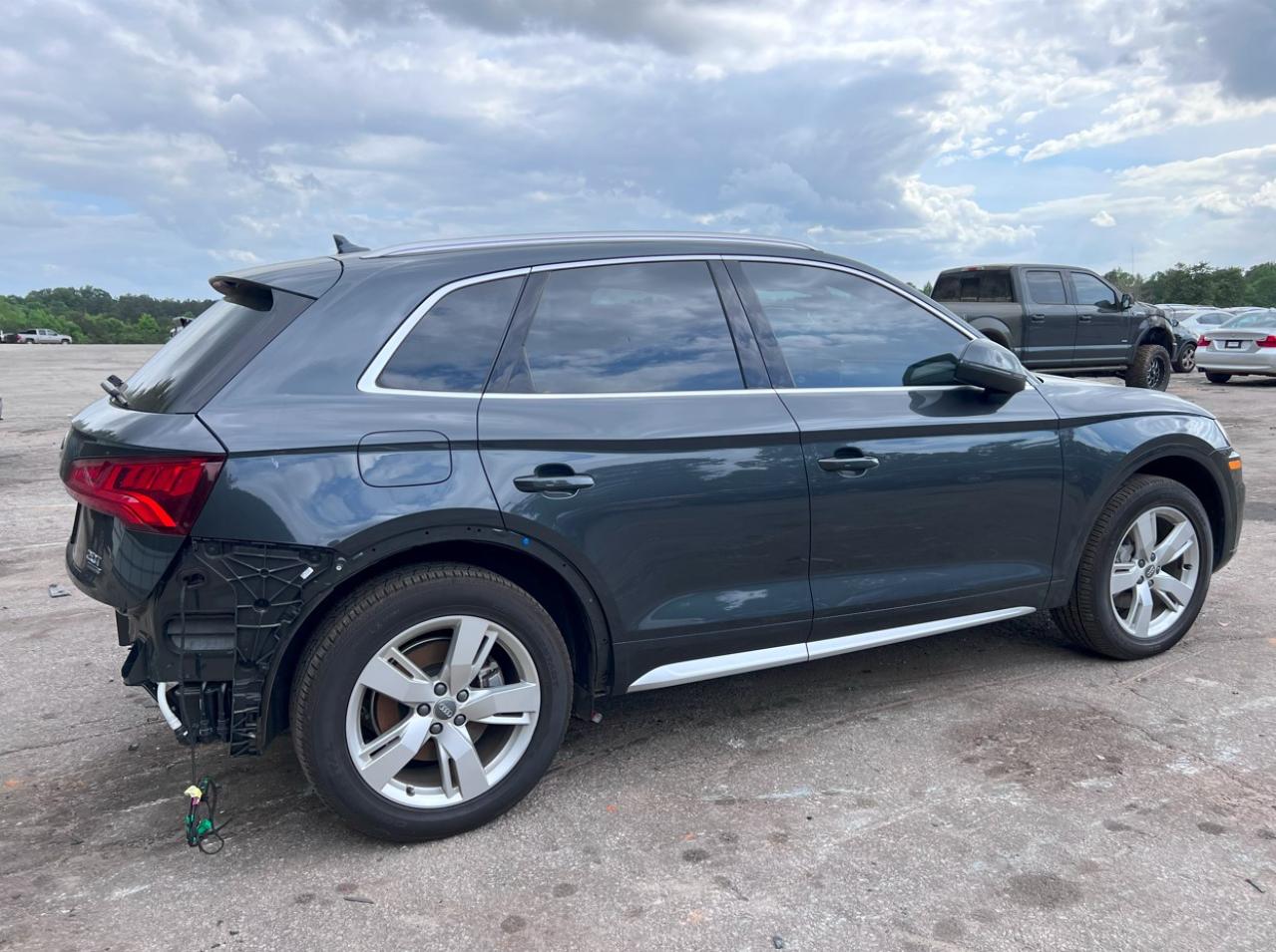 WA1BNAFY6J2236262  audi q5 2018 IMG 2