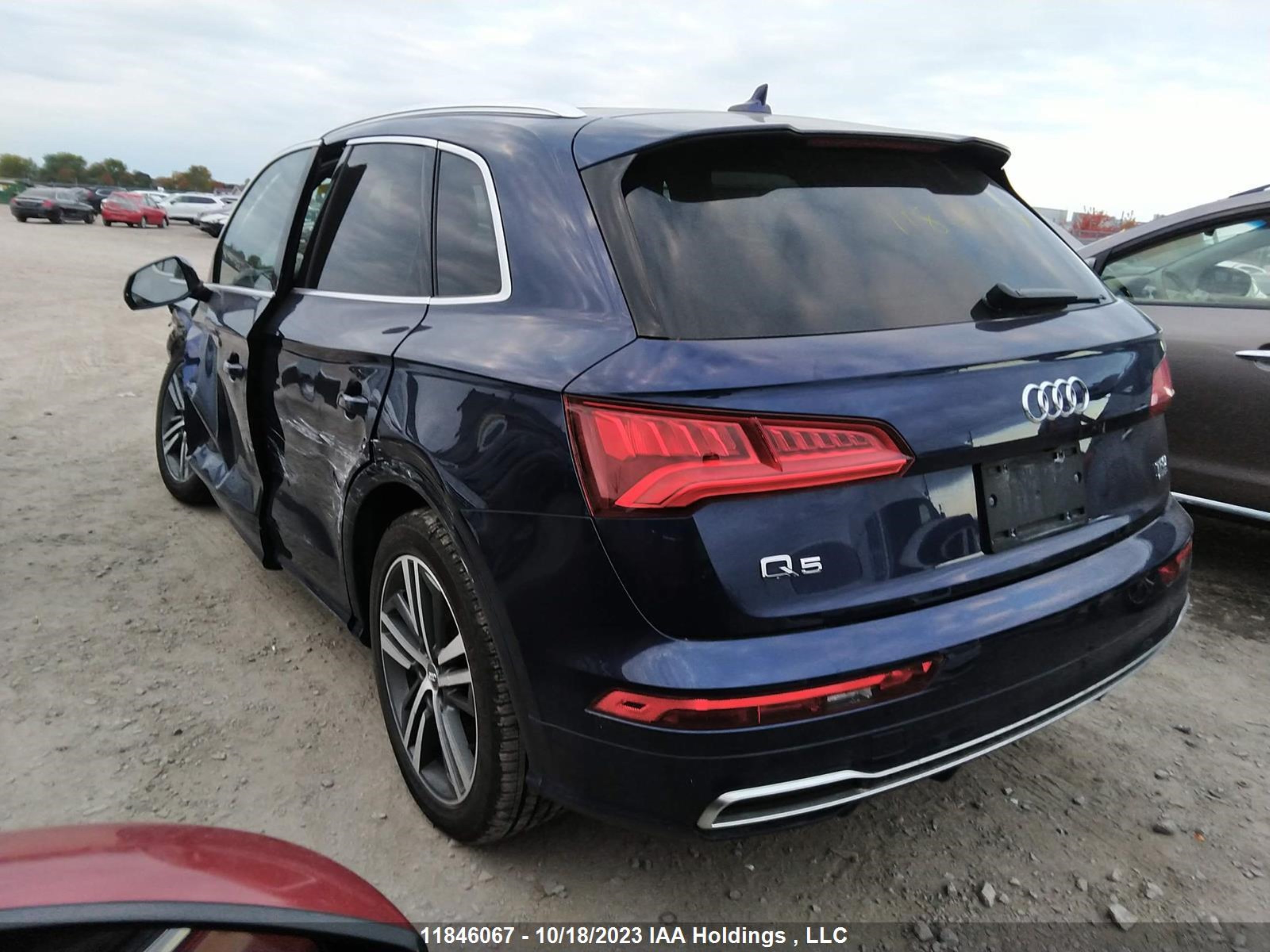 WA1FNAFY7J2199868  audi q5 2018 IMG 2