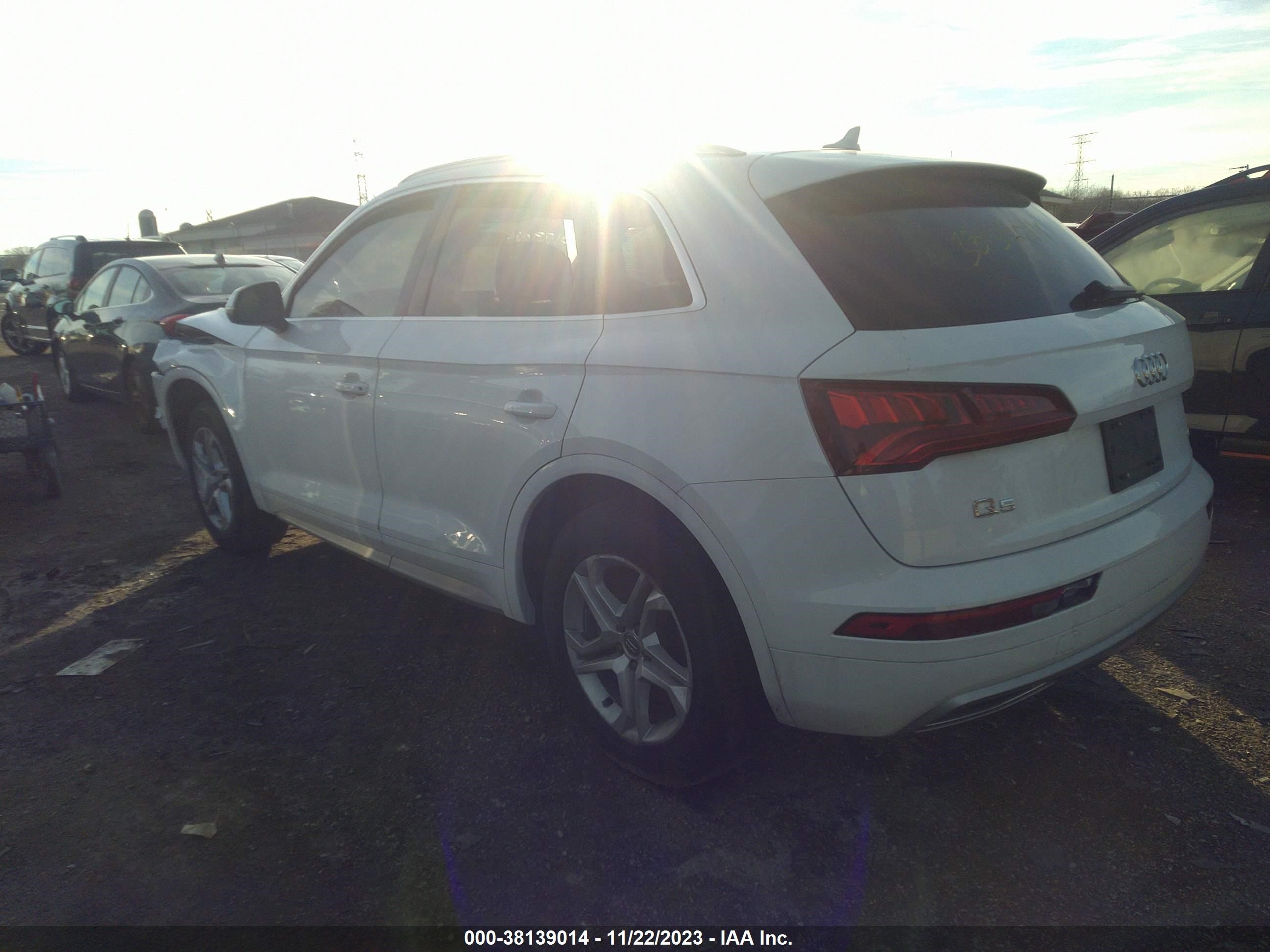 WA1ANAFY0K2128068  audi q5 2019 IMG 2