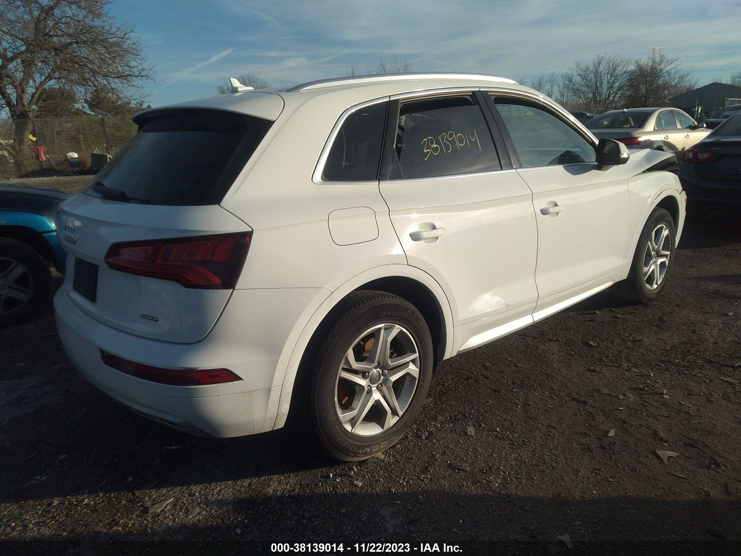 WA1ANAFY0K2128068  audi q5 2019 IMG 3