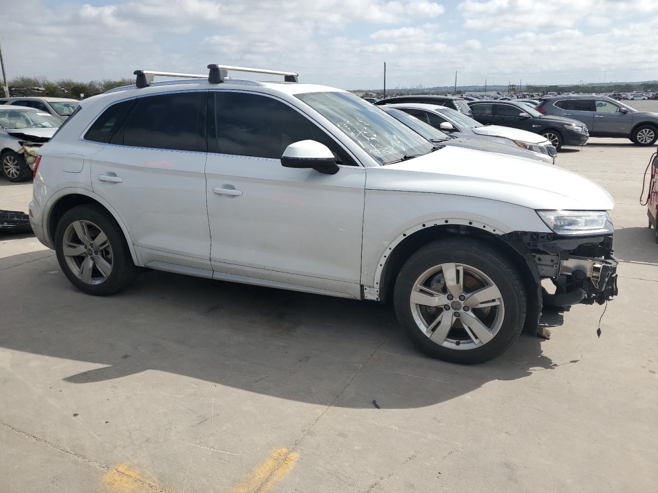 WA1ANAFY1K2084159  audi q5 2019 IMG 3