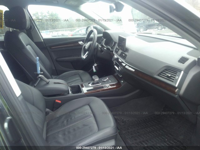 WA1ANAFY6K2073402  audi q5 2019 IMG 4