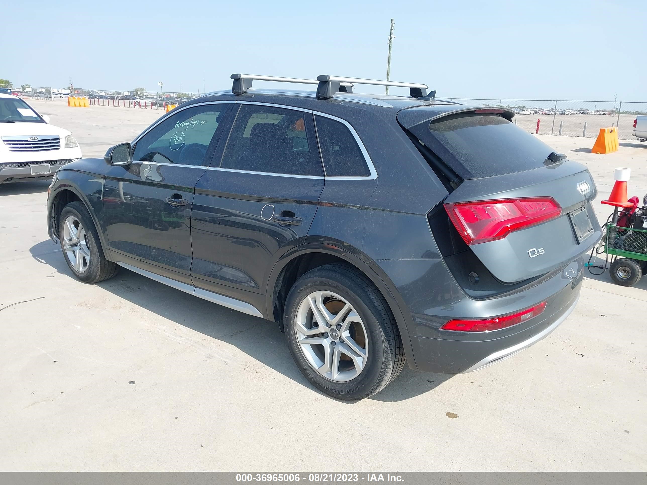 WA1ANAFY8K2079377  audi q5 2019 IMG 2