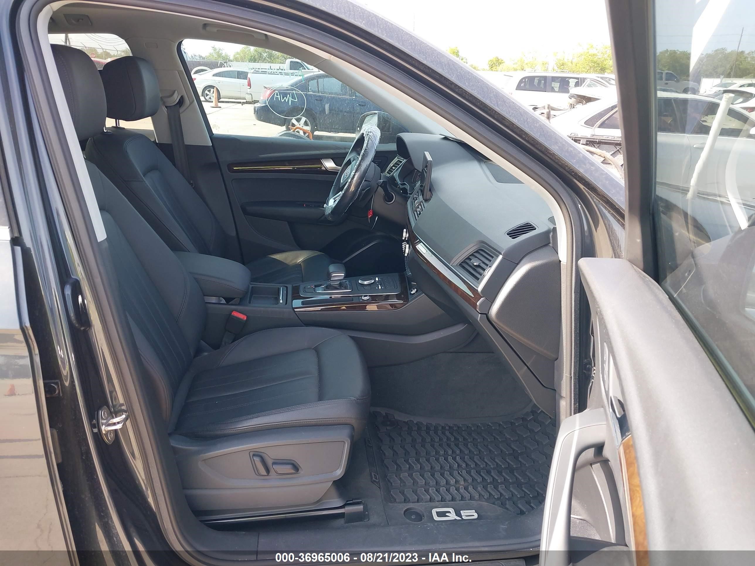 WA1ANAFY8K2079377  audi q5 2019 IMG 4