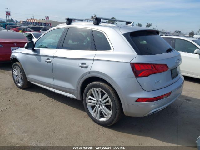 WA1BNAFY3K2044461  audi q5 2019 IMG 2