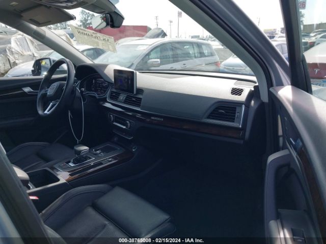 WA1BNAFY3K2044461  audi q5 2019 IMG 4